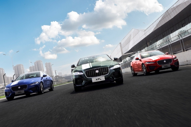 2022款捷豹XFL和捷豹XEL在天津国际赛车场上纵擎驰骋