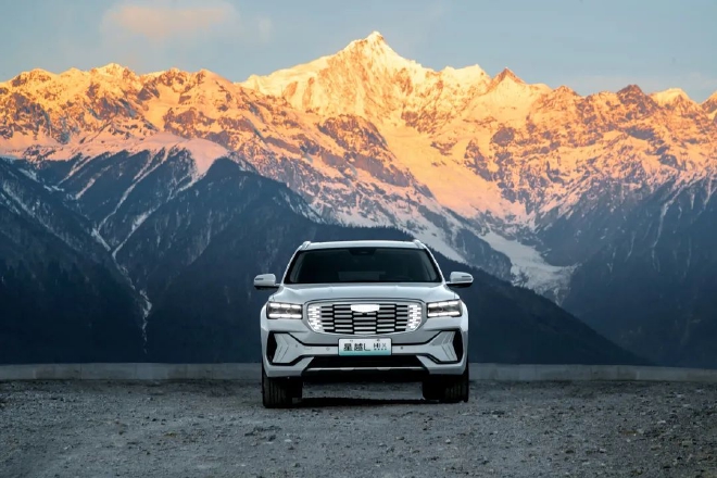 吉利汽车发布上半年财报:核心财务指标改善 新能源智能化全面转型