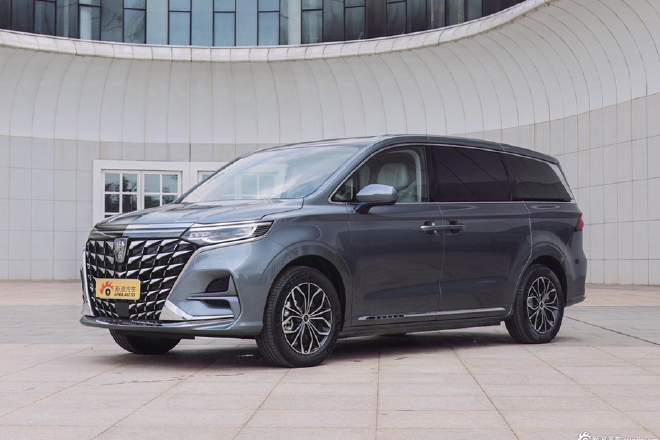 荣威iMAX8纯电版正式上市 售价25.98-35.98万元