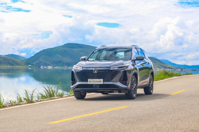 外观不是重点 试驾第二代长安CS75 PLUS