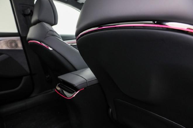 实拍岚图追光:岚图品牌的首款轿车