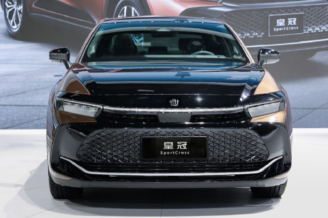 2022广州车展:两款全新皇冠车型发布