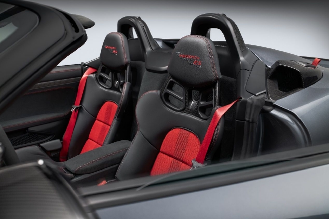 保时捷中置跑车又一力作:718 Spyder RS启动预售