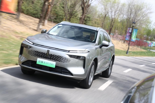 加速迭代的大五座SUV 试驾魏牌新摩卡DHT-PHEV 加速迭代的大五座SUV 试驾魏牌新摩卡DHT-PHEV