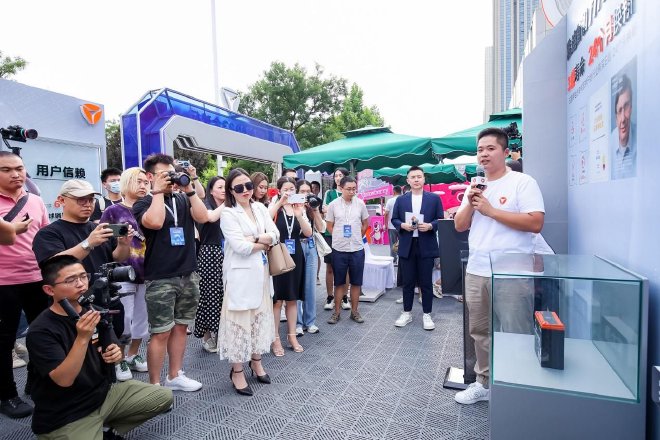 领航实力,见证不凡!权威媒体齐聚2023雅迪冠能产品经理见面会