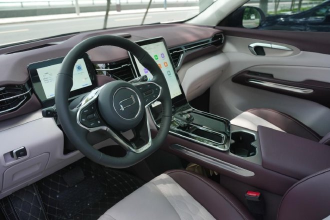 让家用场景更舒心 试驾一汽奔腾T90