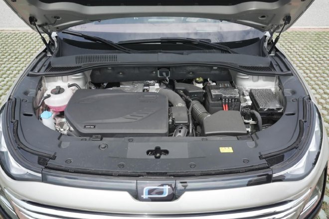 让家用场景更舒心 试驾一汽奔腾T90