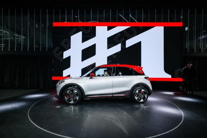 全新配色smart精灵#1 BRABUS性能版正式上市