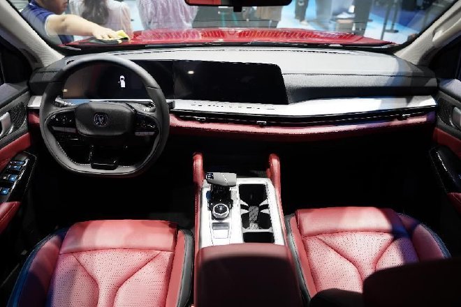 精致得不像一台皮卡,长安览拓者·探索版亮相