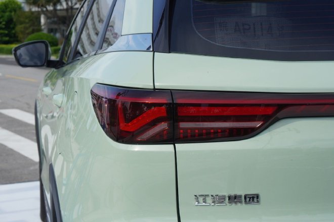 江淮QX PHEV上市 售12.99-14.99万元
