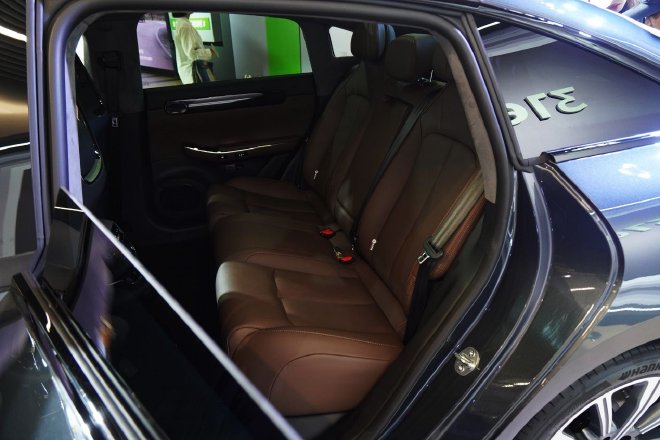 售14.58万起 零跑C01/C11超级增程版上市