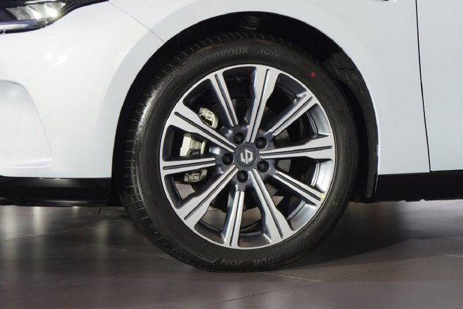 售14.58万起 零跑C01/C11超级增程版上市