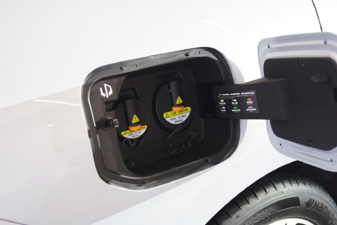 售14.58万起 零跑C01/C11超级增程版上市