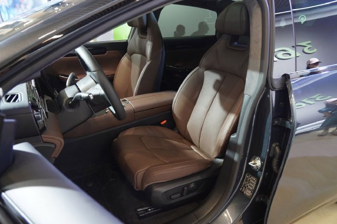 售14.58万起 零跑C01/C11超级增程版上市