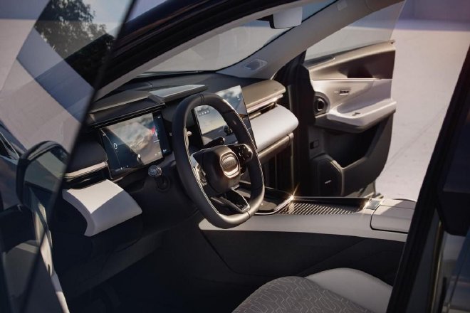 车厂造手机,手机厂造汽车 是双向奔赴,还会殊途同归