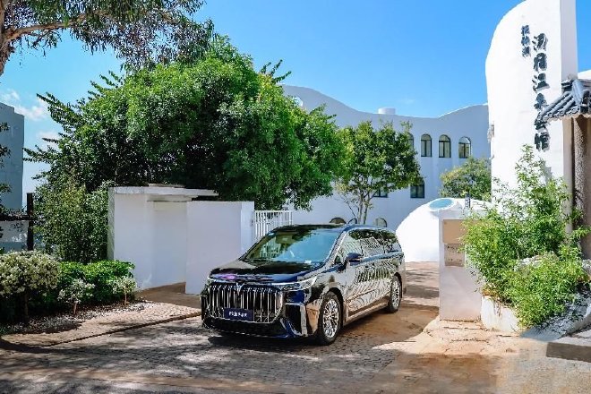 试驾新岚图梦想家 智驾舒享新体验