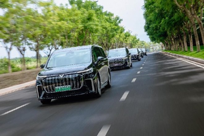 试驾新岚图梦想家 智驾舒享新体验