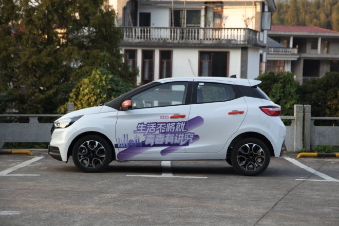 用科技严控品质 试驾易至EV3青春版及参观工厂