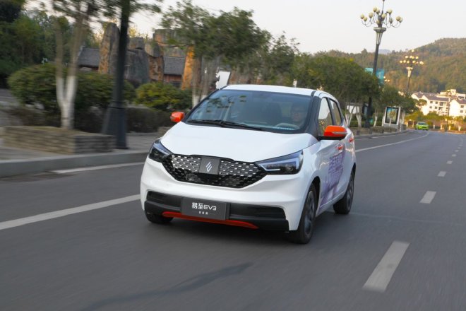 用科技严控品质 试驾易至EV3青春版及参观工厂