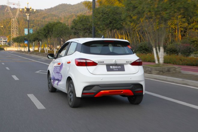 用科技严控品质 试驾易至EV3青春版及参观工厂