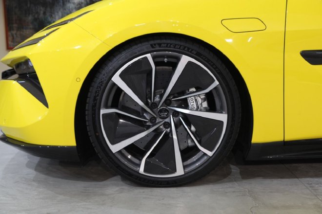 百万纯电超跑轿车 抢先静态体验路特斯Emeya