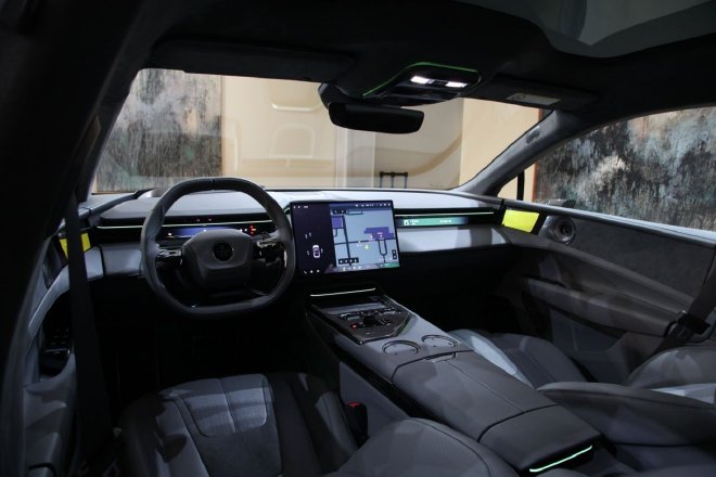 百万纯电超跑轿车 抢先静态体验路特斯Emeya