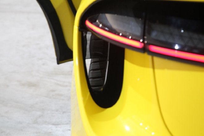 百万纯电超跑轿车 抢先静态体验路特斯Emeya