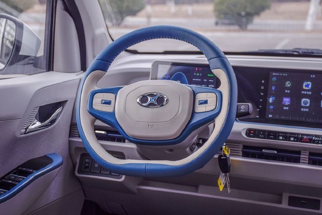 一台拥有大空间的纯电动微型车 试驾未奥BOMA