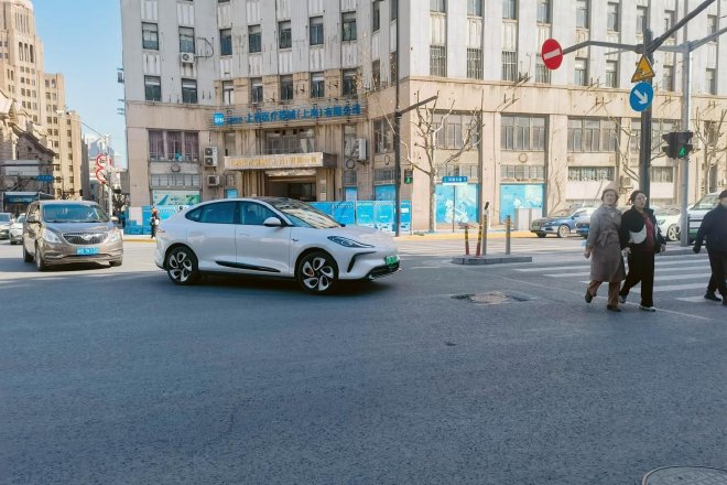 补齐智驾拼图,智己城市NOA体验