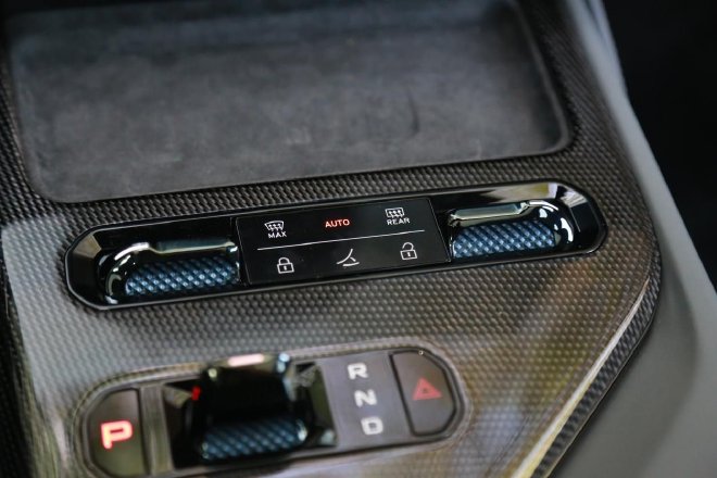 翩若“繁花”,试驾路特斯EMEYA