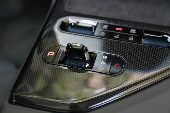 翩若“繁花”,试驾路特斯EMEYA