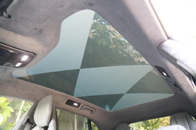 翩若“繁花”,试驾路特斯EMEYA