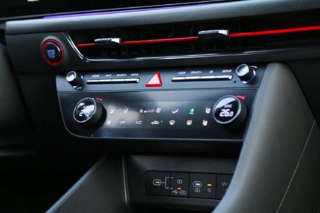 8AT上岗,融合N品牌基因 第十一代索纳塔预售15万冲不冲