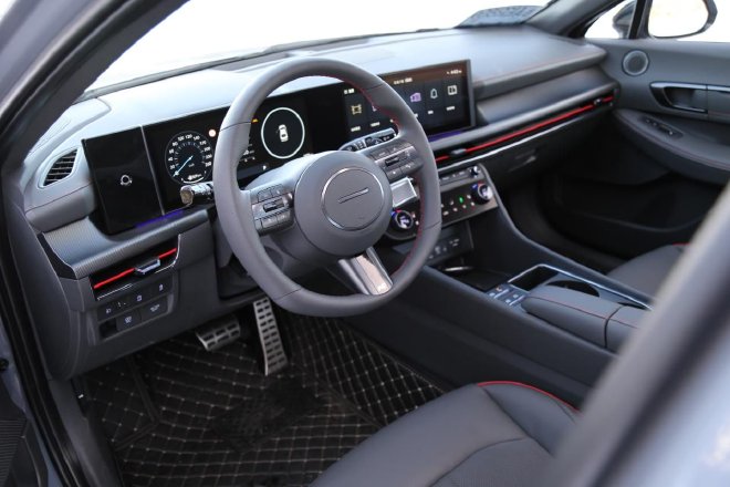 8AT上岗,融合N品牌基因 第十一代索纳塔预售15万冲不冲