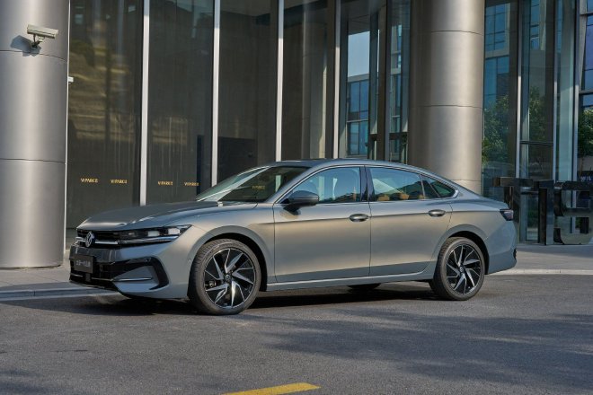 全新大众迈腾B9实车曝光 外观变化明显