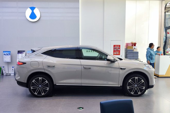 未上市先爆款?2024款腾势N7到店实拍