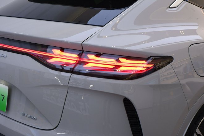 未上市先爆款?2024款腾势N7到店实拍