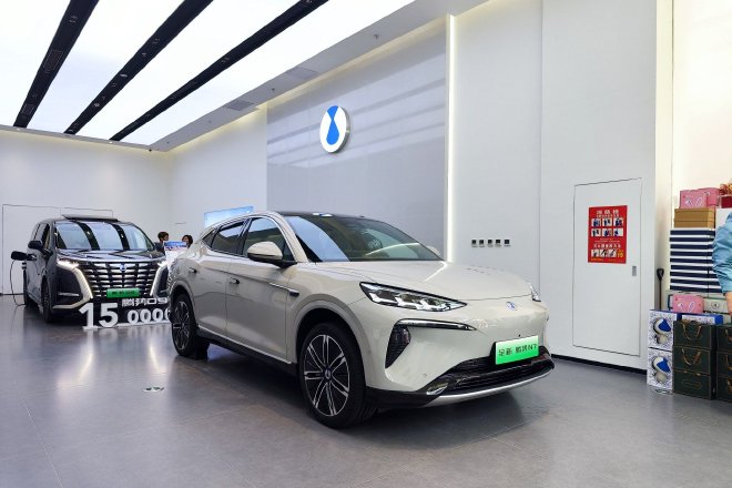 未上市先爆款?2024款腾势N7到店实拍