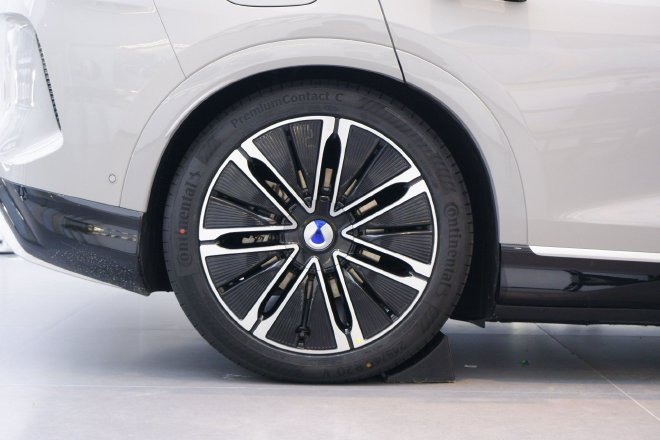 未上市先爆款?2024款腾势N7到店实拍