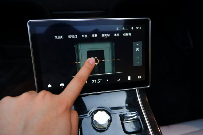 一把座椅价值50万?!沉浸式体验极氪009光辉