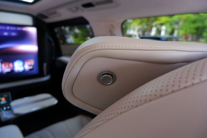 一把座椅价值50万?!沉浸式体验极氪009光辉