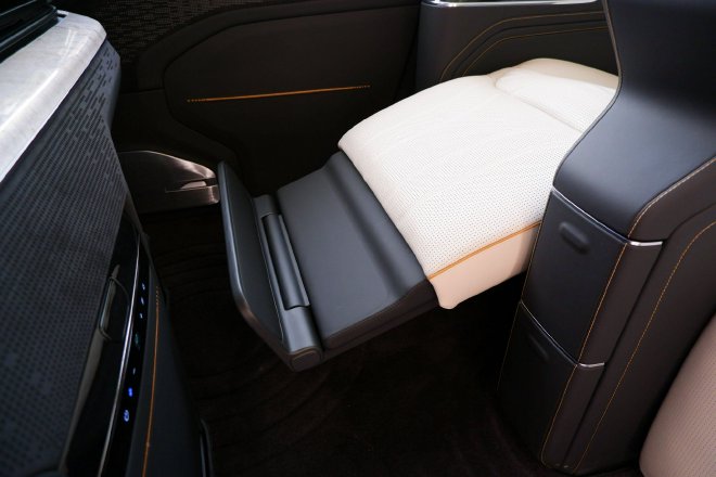 一把座椅价值50万?!沉浸式体验极氪009光辉