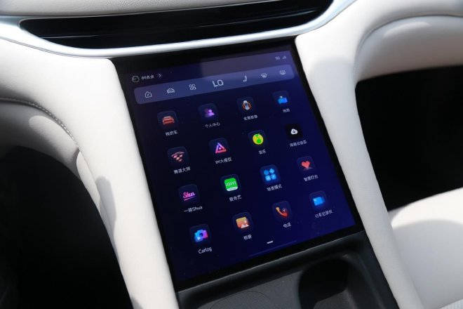 智慧驾控是亮点 试驾智己L6