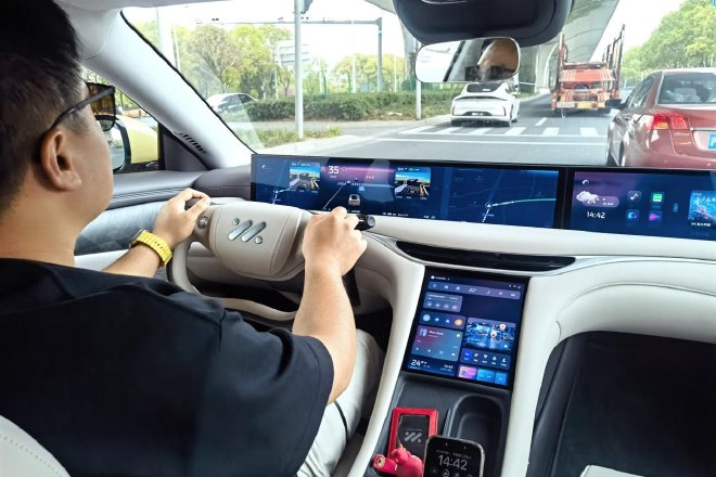 智慧驾控是亮点 试驾智己L6