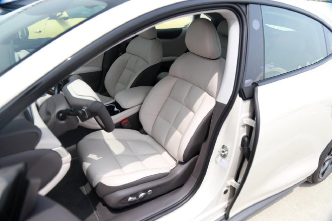 智慧驾控是亮点 试驾智己L6