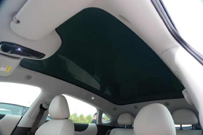 智慧驾控是亮点 试驾智己L6