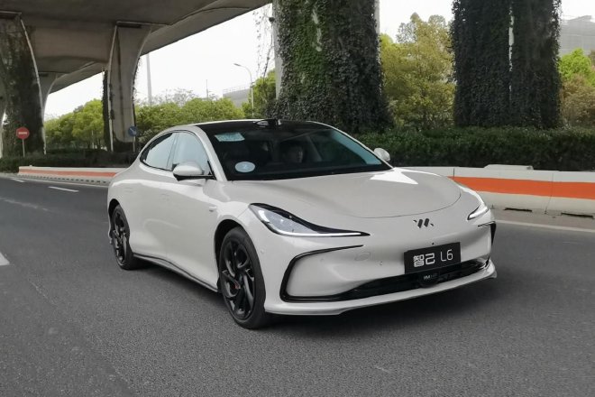 智慧驾控是亮点 试驾智己L6