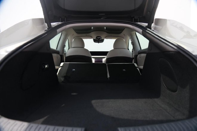 智慧驾控是亮点 试驾智己L6