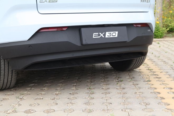 性能强悍有个性 试驾沃尔沃EX30四驱版车型