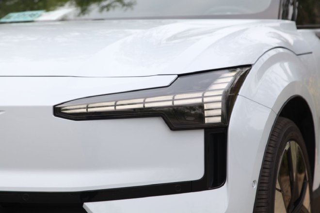 性能强悍有个性 试驾沃尔沃EX30四驱版车型